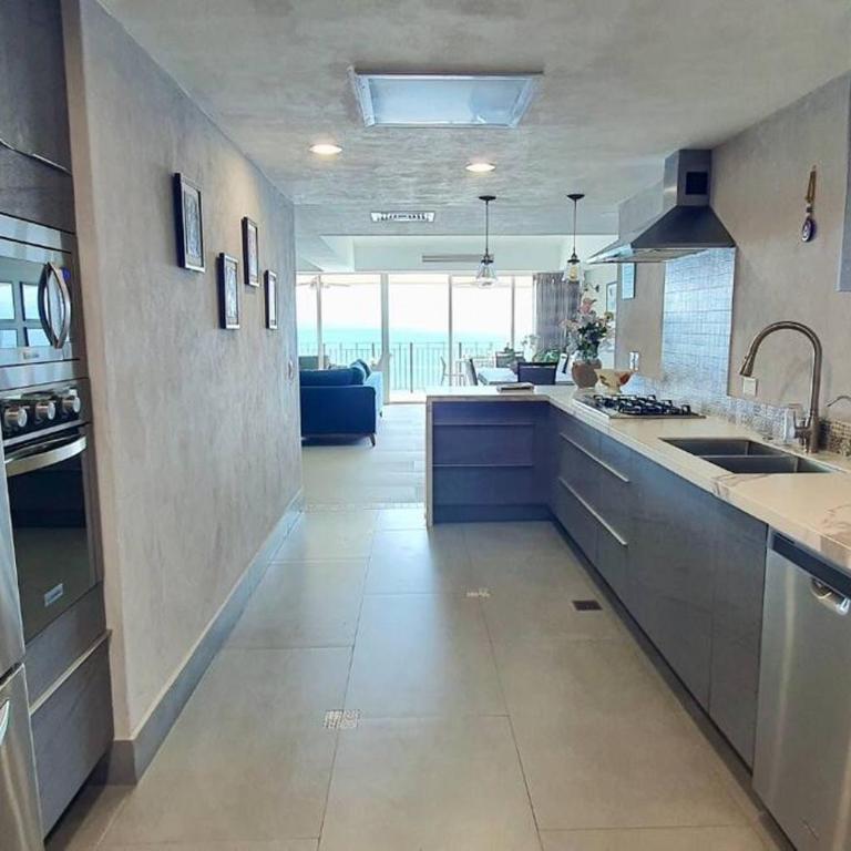 Spectacular Beach Condo In Grand Venetian - Apartment - 8