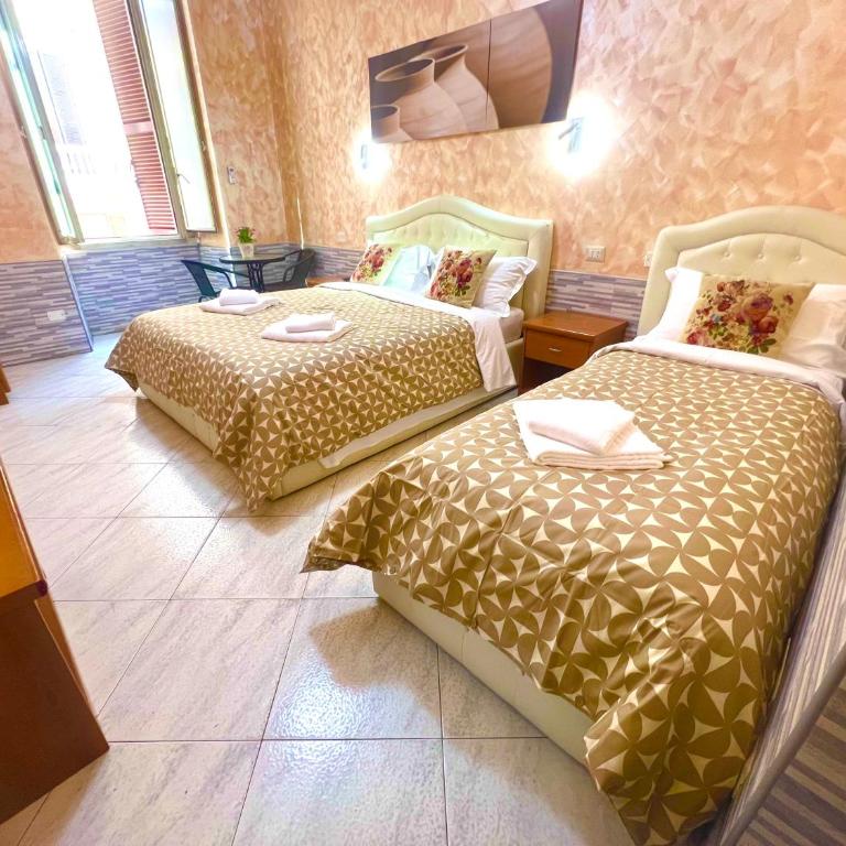 Relax On 2 - Guesthouse - Camera Tripla con Bagno Privato - 2