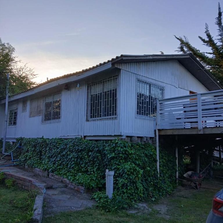 Linda cabaña con salida al Lago Rapel - Four-Bedroom House - 2
