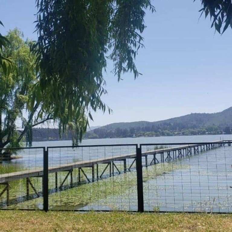Linda cabaña con salida al Lago Rapel - Four-Bedroom House - 11