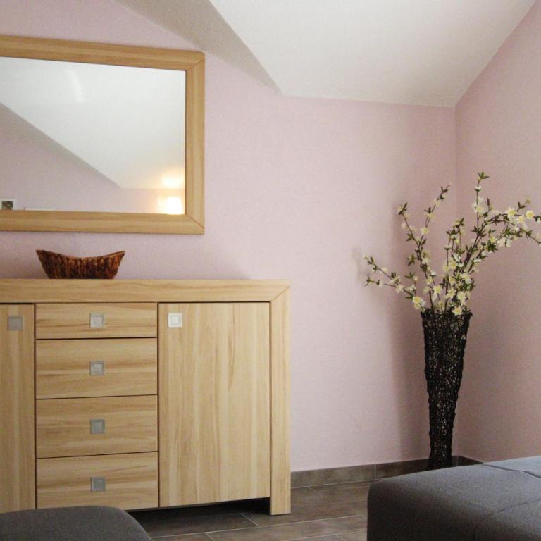 Smokva Apartments - Three-Bedroom Townhouse - 3