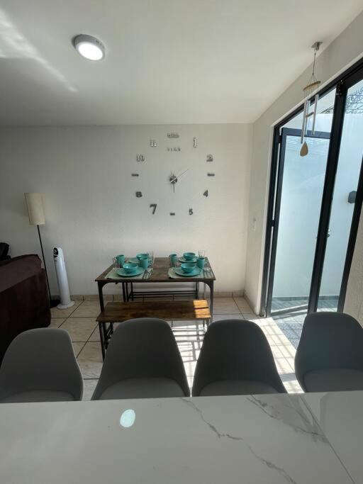 Jardines de Miraflores, Casa Remodelada completa zona sur ITESO TecMilenio UVM HP Colon Centro Sur - Two-Bedroom House - 8