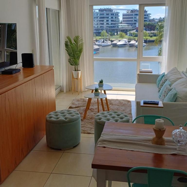 Apart , DEPARTAMENTO CONDOMINIOS BAHIA GRANDE NORDELTA CON BALCÓN Y VISTA A LA Bahia - Apartamento con vistas al lago - 68