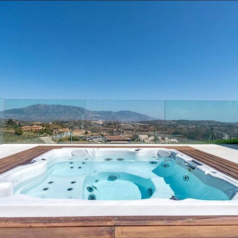 Magnificent Casa Cerro Colorado - Two-Bedroom Deluxe Apartment with Balcony - 1