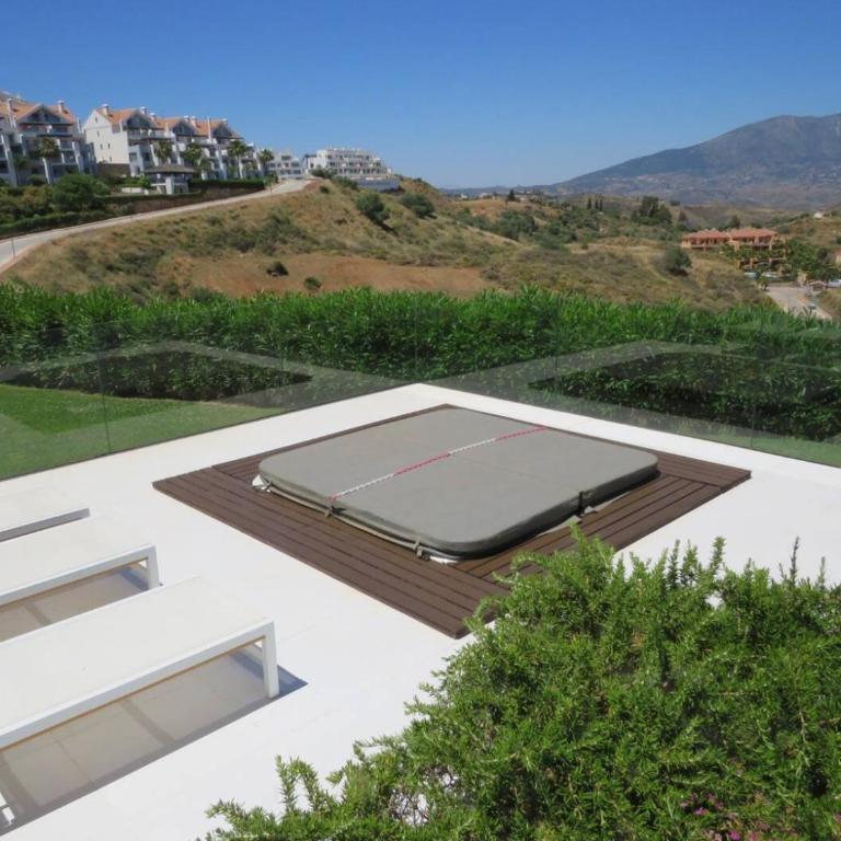 Magnificent Casa Cerro Colorado - Two-Bedroom Deluxe Apartment with Balcony - 16