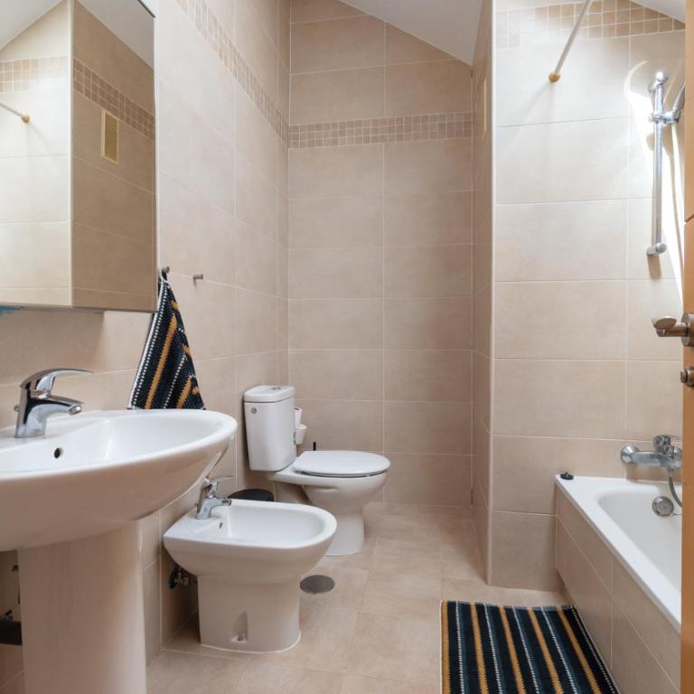 Magnificent Casa Cerro Colorado - Two-Bedroom Deluxe Apartment with Balcony - 34