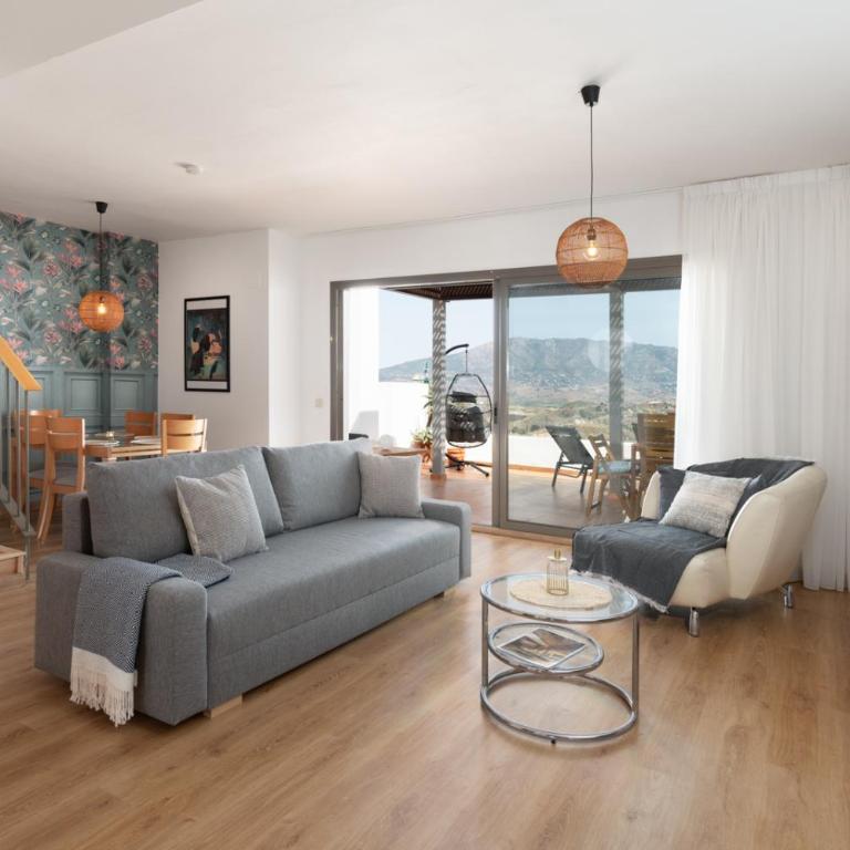 Magnificent Casa Cerro Colorado - Two-Bedroom Deluxe Apartment with Balcony - 37