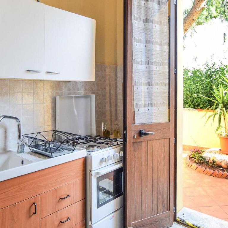Cozy Home In Siracusa With House A Panoramic View - Vacation Home - 1