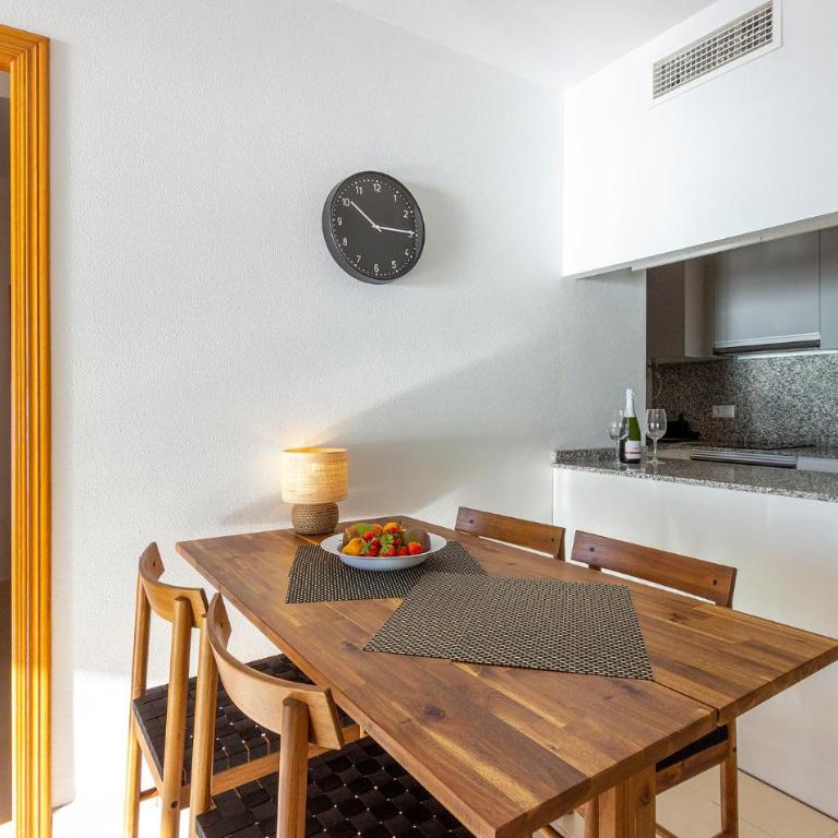 Cozy Apartment In Torrevieja - Apartamento de 2 dormitorios - 4