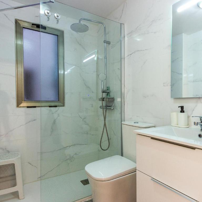 Cozy Apartment In Torrevieja - Apartamento de 2 dormitorios - 18