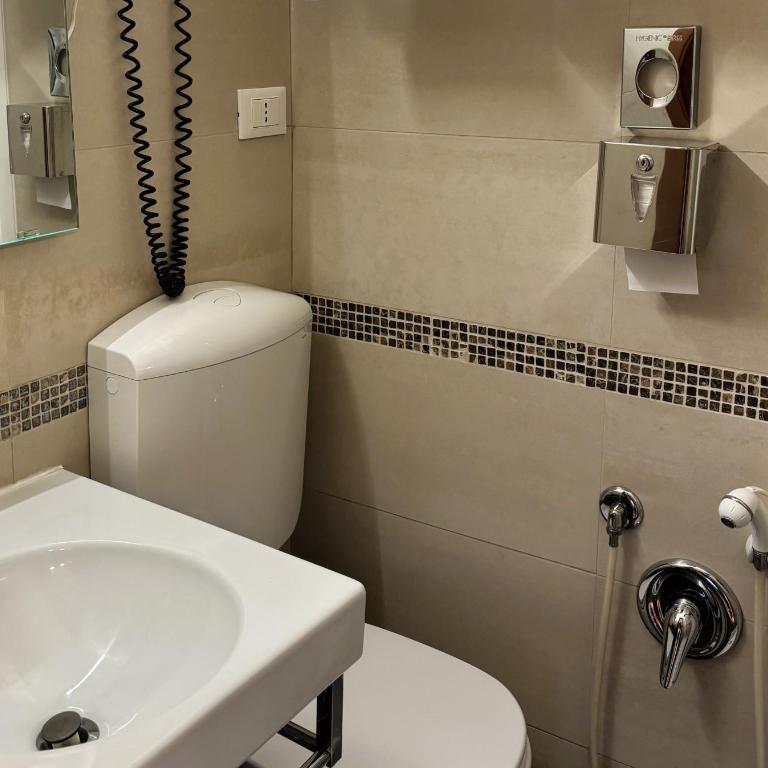 Hotel Blumen Collection by GSA Hotels - Camera Singola Economy - 4