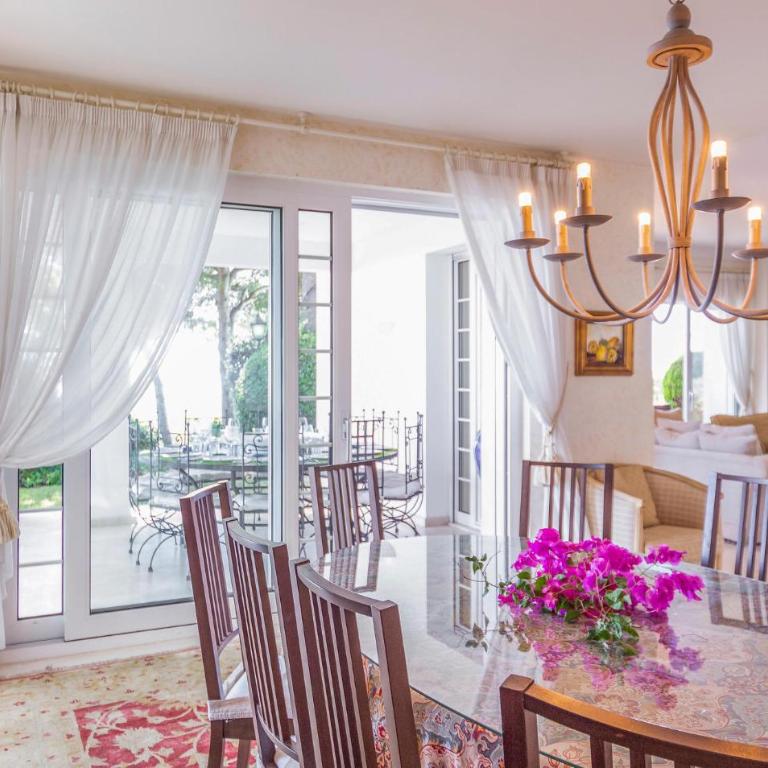 Amazing Home In Málaga - Seven-Bedroom Holiday Home - 4