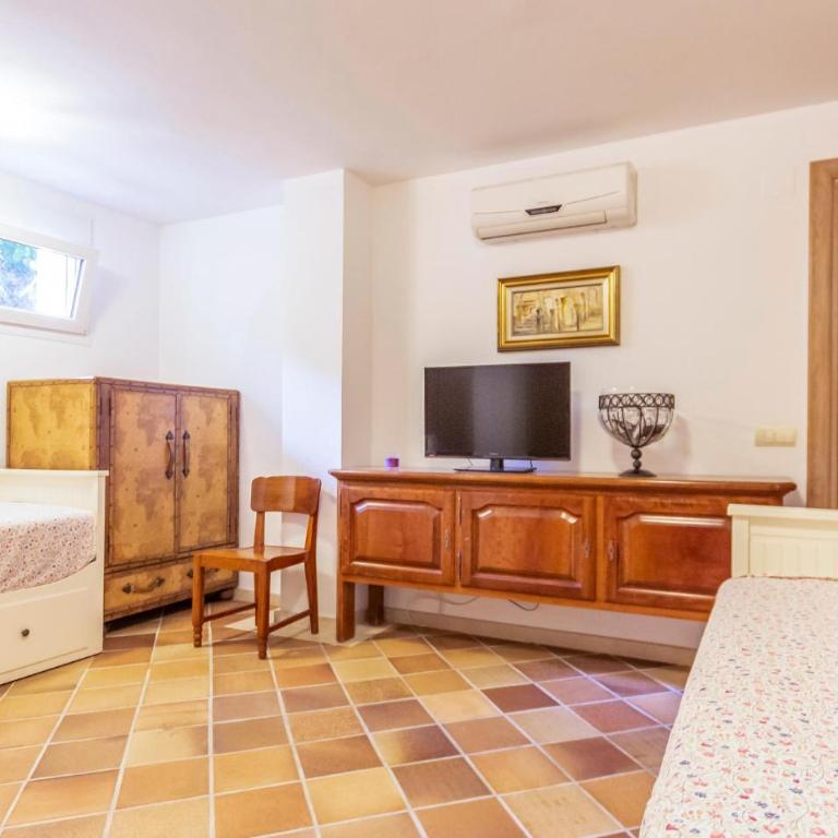 Amazing Home In Málaga - Seven-Bedroom Holiday Home - 23