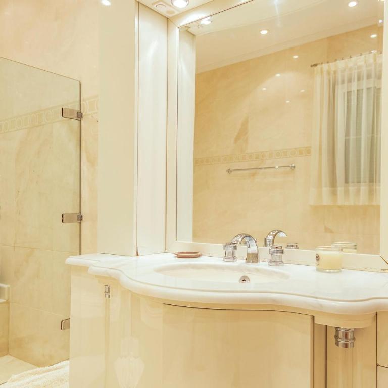 Amazing Home In Málaga - Seven-Bedroom Holiday Home - 26