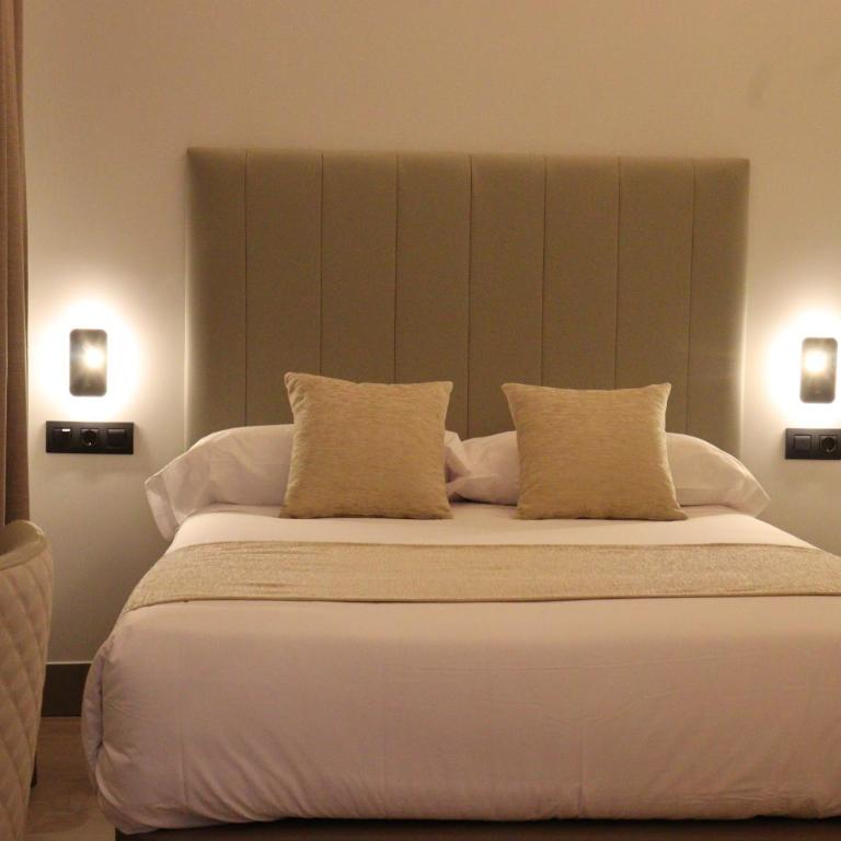 Hostal La Rúa-Montera - Double Room with Private Bathroom - 2