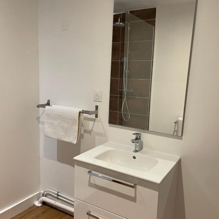 Hébergement Ornano Bordeaux - Chambre Double avec Salle de Bains Privative - 5