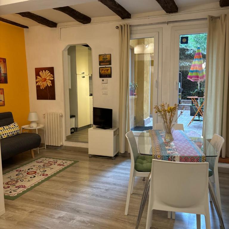 CASA NOAH - One-Bedroom Apartment - 1