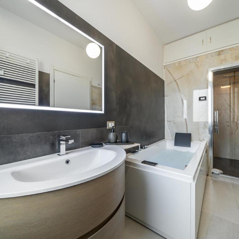 [Via Indipendenza] – Attico di lusso con Piscina - Penthouse Apartment - 28