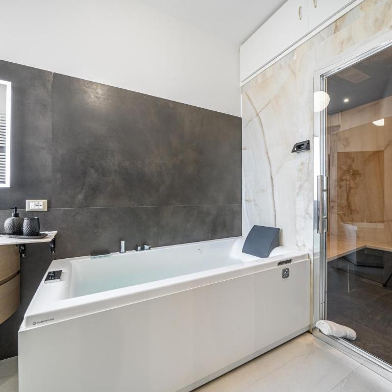 [Via Indipendenza] – Attico di lusso con Piscina - Penthouse Apartment - 29