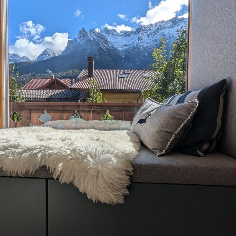 Die Karwendelsuite - 5 Sterne FeWo mit bestem Bergblick, zentrumsnah & ruhig gelegen, familienfreundlich - Two-Bedroom Apartment - 36