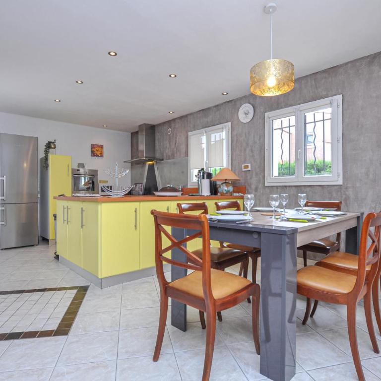 Gorgeous Home In Saint-Cézaire-Sur-Siag - Casa Vacacional de 3 dormitorios - 3
