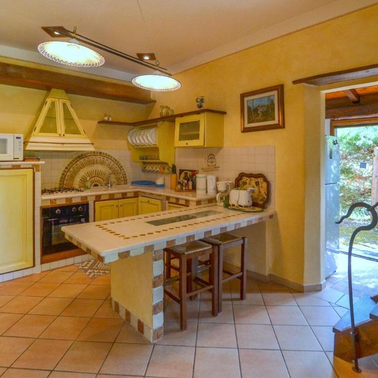 Lovely Home In Cortona With Kitchen - Casa Vacanze con 4 Camere da Letto - 2
