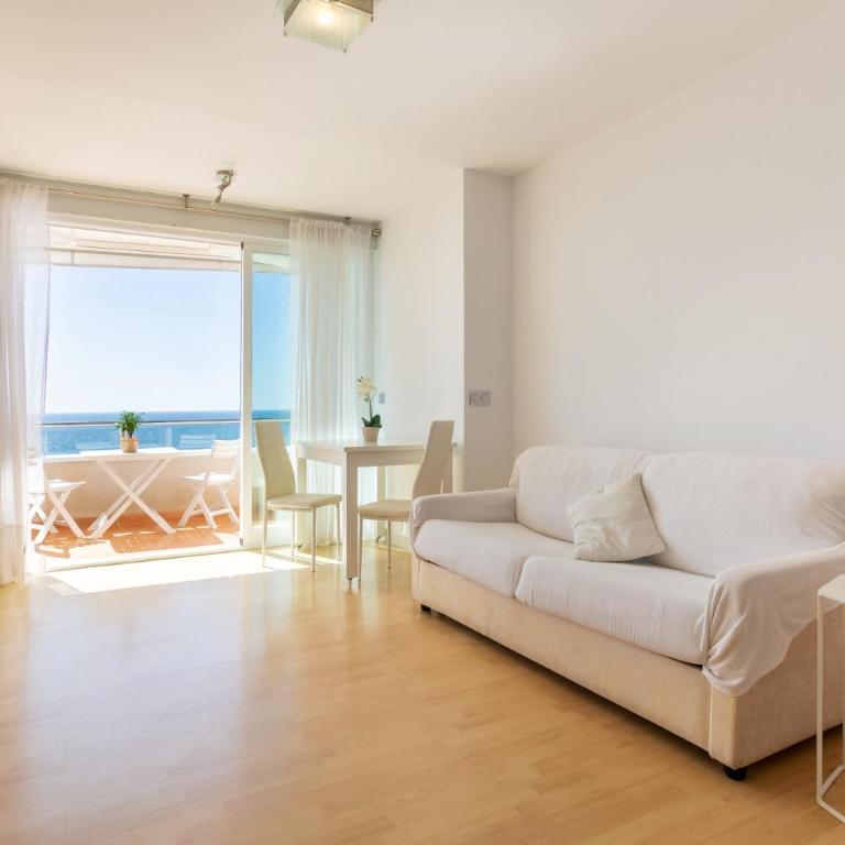 Roca Chica - Parking - Frente Playa - Terraza - Wifi - Bajondillo y Carihuela - Estudio con vistas al mar - 5