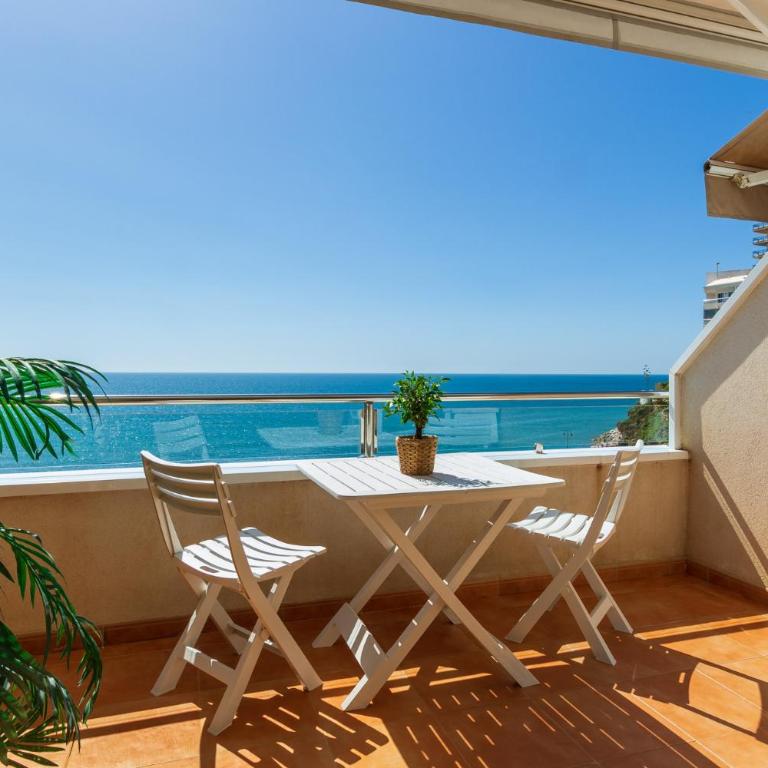 Roca Chica - Parking - Frente Playa - Terraza - Wifi - Bajondillo y Carihuela - Estudio con vistas al mar - 13