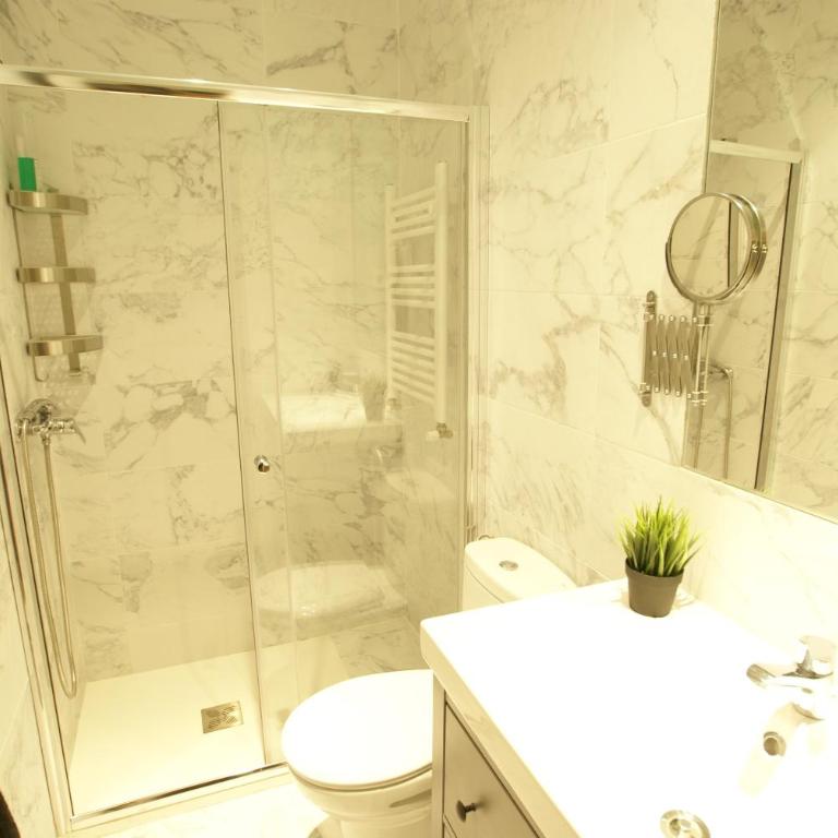dPLACE To Be - Luxury Apartment in Historic Center - Two-Bedroom Deluxe Apartment with Balcony - 15