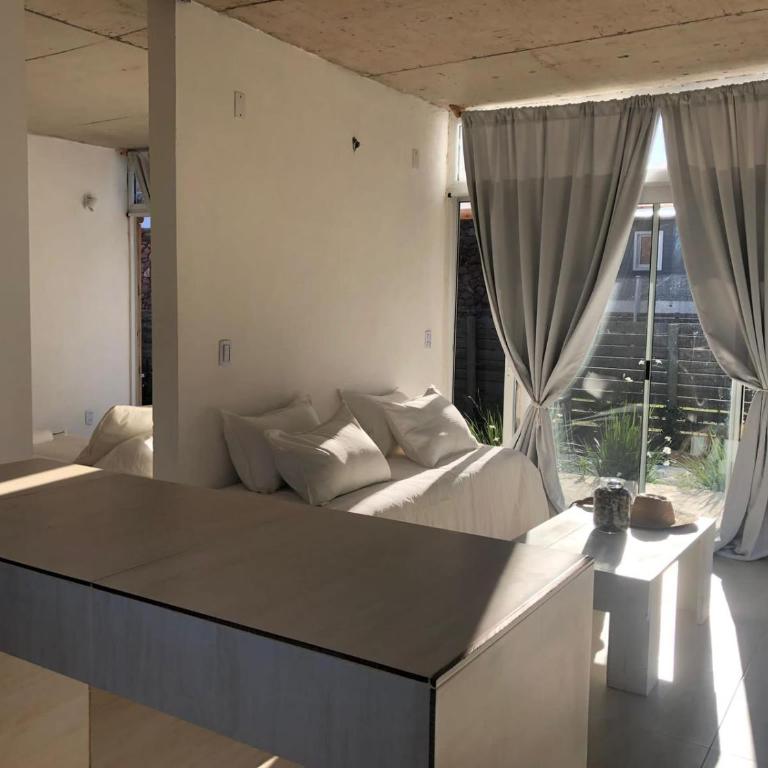Malujoseignacio - One-Bedroom Apartment with Pool View - 25