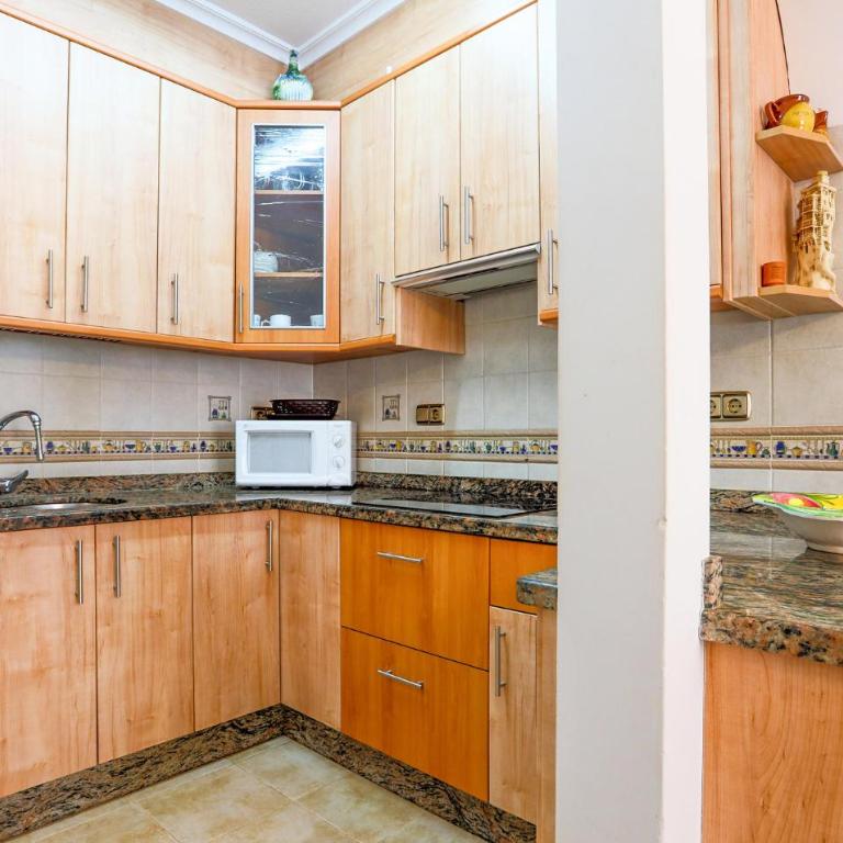 Awesome Home In Santa Pola With Wifi - Casa Vacacional de 3 dormitorios - 3