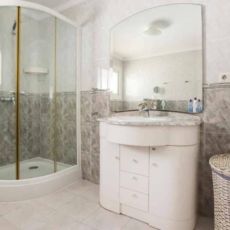 Gorgeous Home In Benalmadena With Wifi - Three-Bedroom Vacation Home - 13