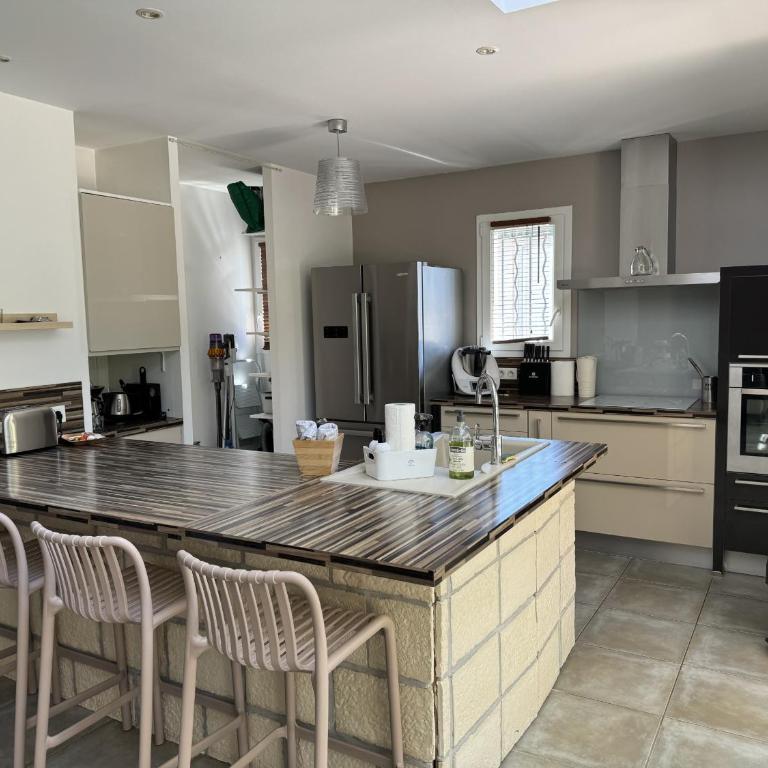 Sète, Belle villa avec piscine ! - Villa avec Piscine Privée - 4
