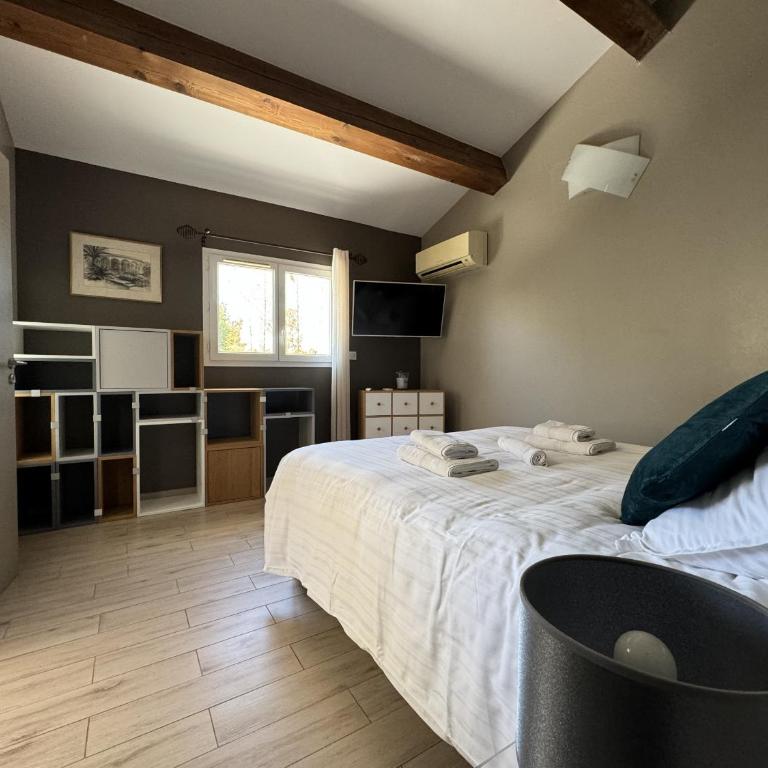 Sète, Belle villa avec piscine ! - Villa avec Piscine Privée - 8