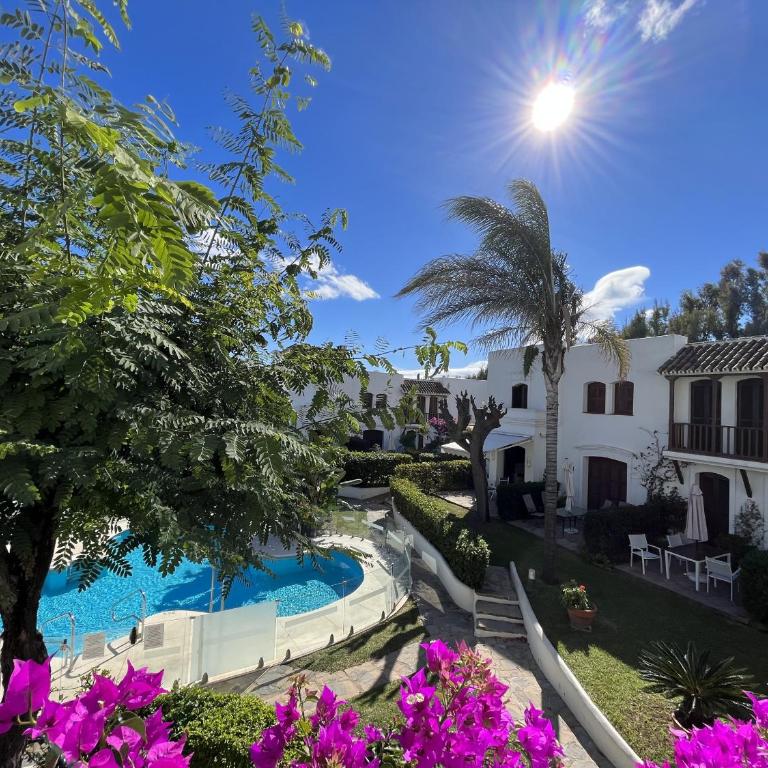 Estepona - Playa - Solárium con vistas a la piscina EL27 - Villa de 2 dormitorios - 8