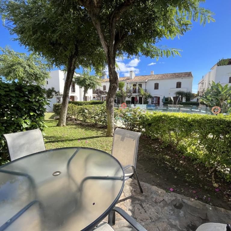 Estepona - Playa - Solárium con vistas a la piscina EL27 - Villa de 2 dormitorios - 23