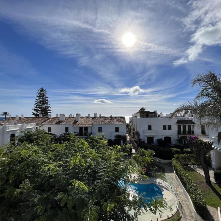Estepona - Playa - Solárium con vistas a la piscina EL27 - Villa de 2 dormitorios - 28