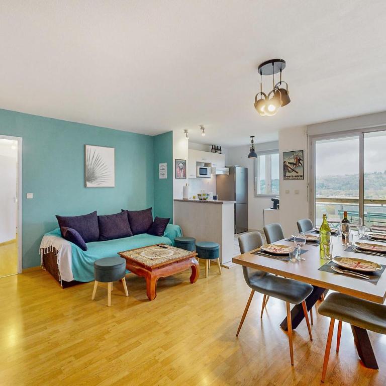 Stunning Apartment In Bagnères-De-Bigorre - Two-Bedroom Apartment - 2