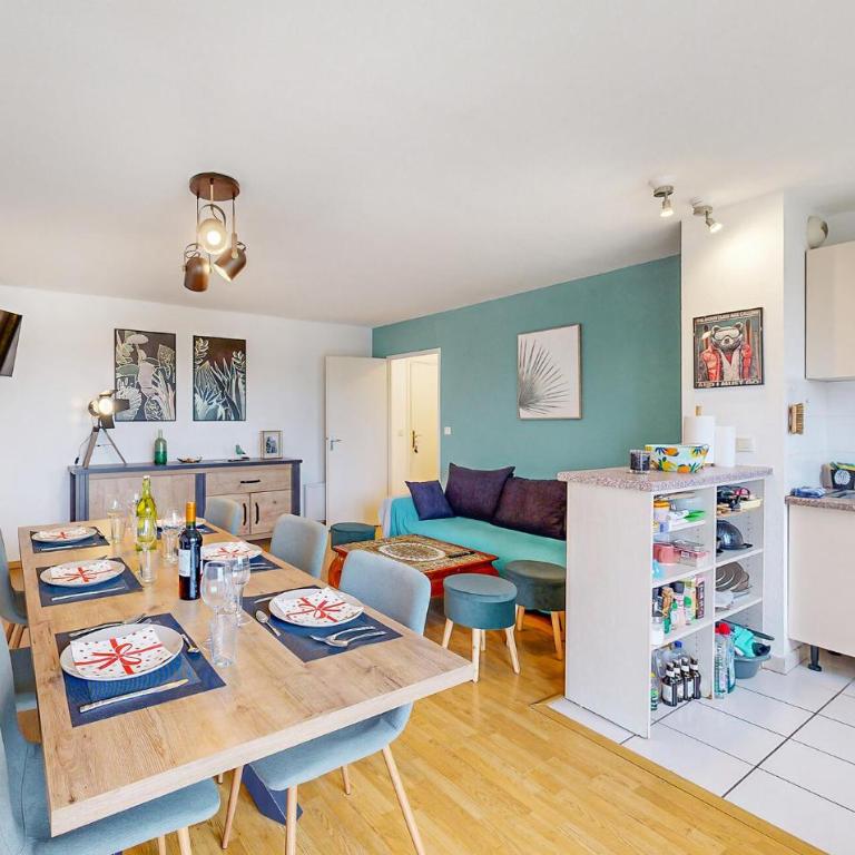 Stunning Apartment In Bagnères-De-Bigorre - Two-Bedroom Apartment - 3