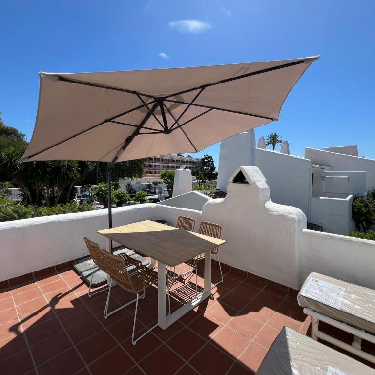Estepona - Playa - 2 dormitorios con terraza solárium Mi2 - Villa con vistas al jardín - 1