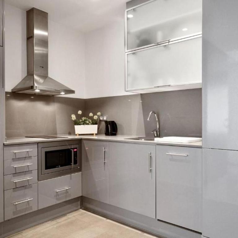Fisa Rentals Gran Via Apartments - Two-Bedroom Superior Apartment - 2