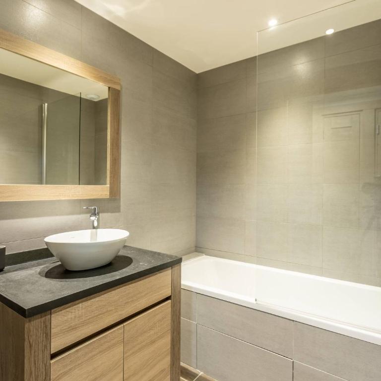 Duplex confort avec piscine et spa, pied des pistes - Two-Bedroom Apartment - 10