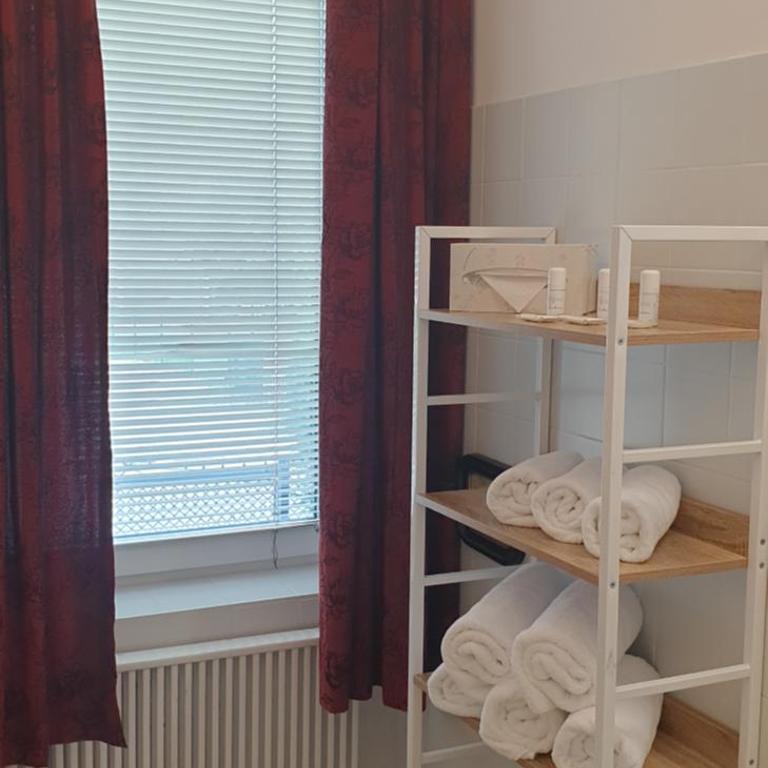 Hotel Hohenstauffen - Apartment mit 2 Schlafzimmern - Nebengebäude - 9