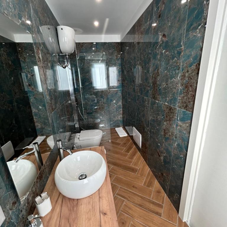 Savior Deluxe Rooms - Luxury Quadruple Room - 15