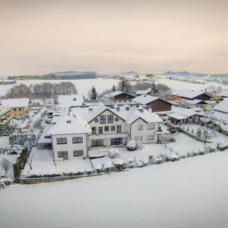 "GLÜCKSMOMENT" - Premium Apartments Seekirchen, beeindruckende Ferienwohnung mit gemeinsam genutzter Poolarea - Apartment - 48