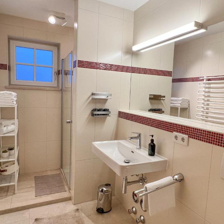 "GLÜCKSMOMENT" - Premium Apartments Seekirchen, beeindruckende Ferienwohnung mit gemeinsam genutzter Poolarea - Apartment - 45