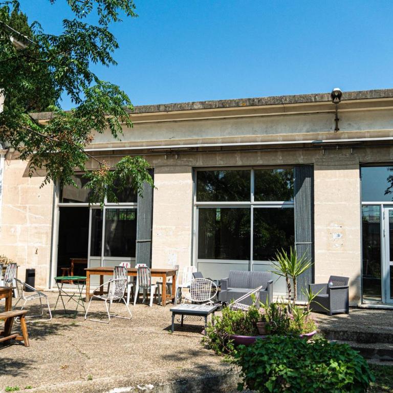 Auberge de Jeunesse HI Arles - Bed in 8-Bed Female Dormitory – Shared Bathroom - 2