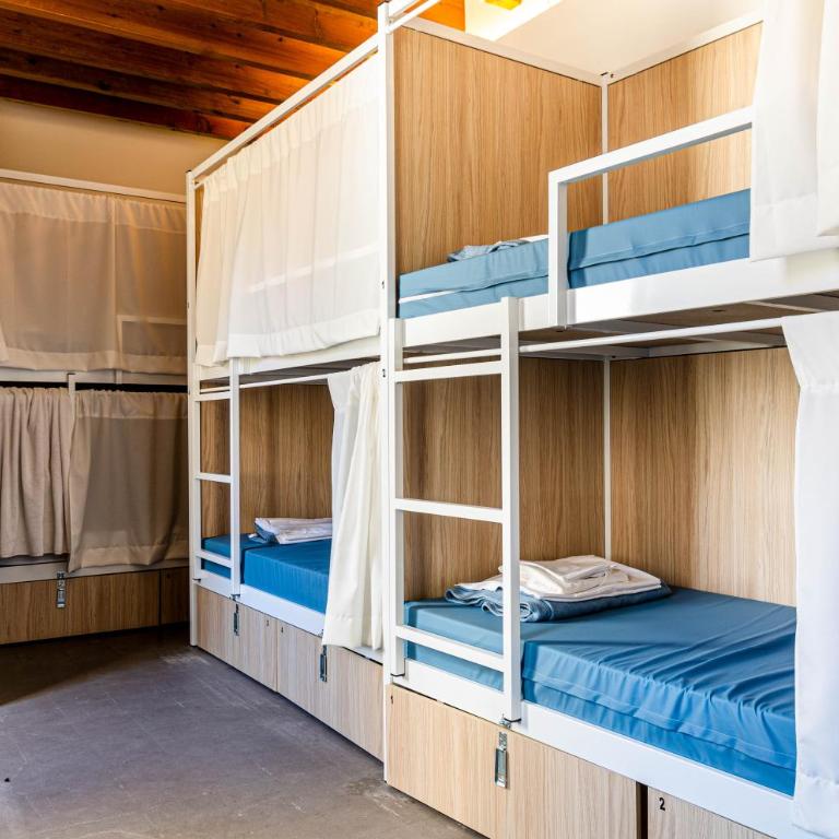 Urban Hostel Palma - Albergue Juvenil - Youth Hostel - Cama en habitación compartida mixta de 10 camas - 2