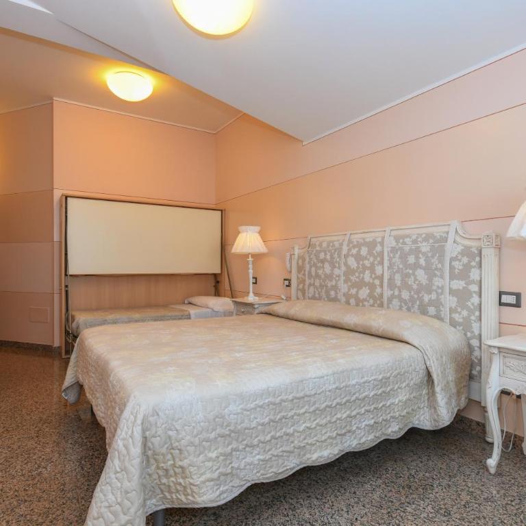 Camere America B&B - Classic Quadruple Room - 7