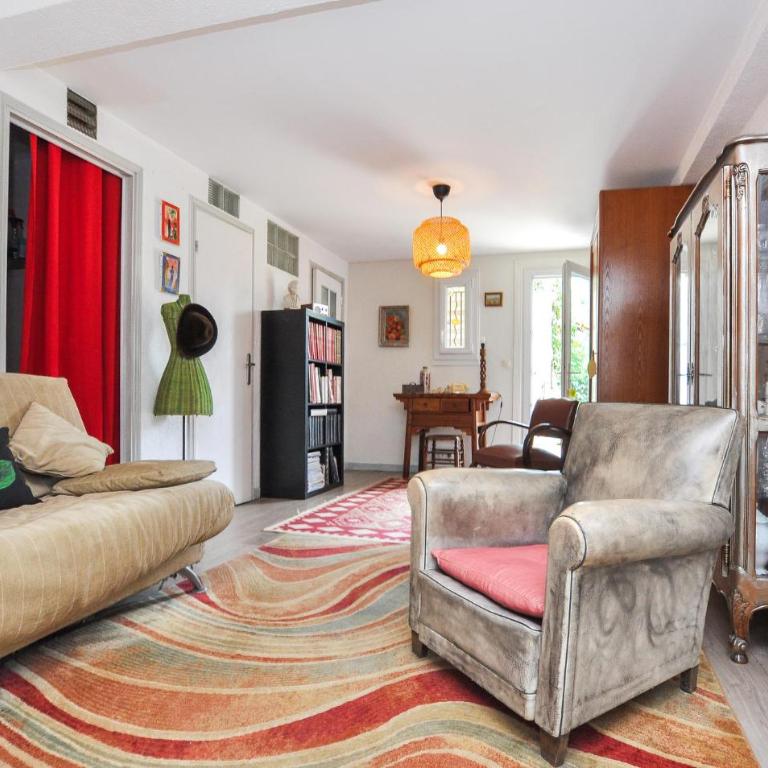 2 Bedroom Beach Front Apartment In Cagnes-Sur-Mer - Appartement 2 Chambres - 1